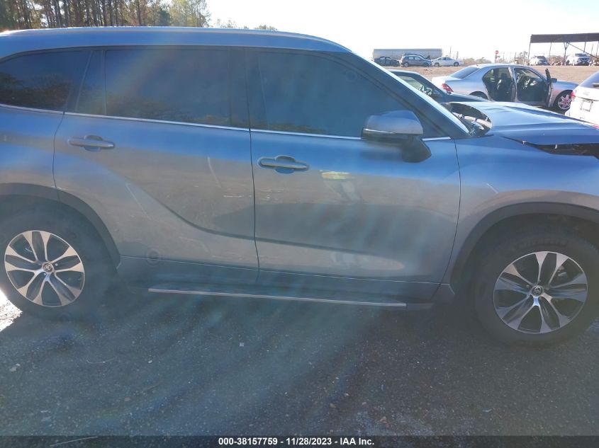 5TDGZRAH2MS080594 2021 Toyota Highlander Xle