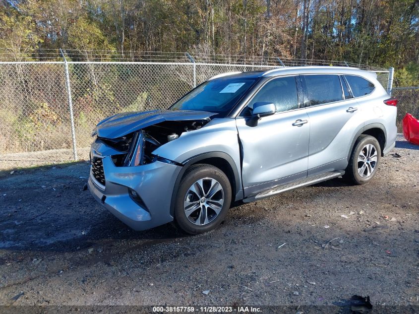 5TDGZRAH2MS080594 2021 Toyota Highlander Xle