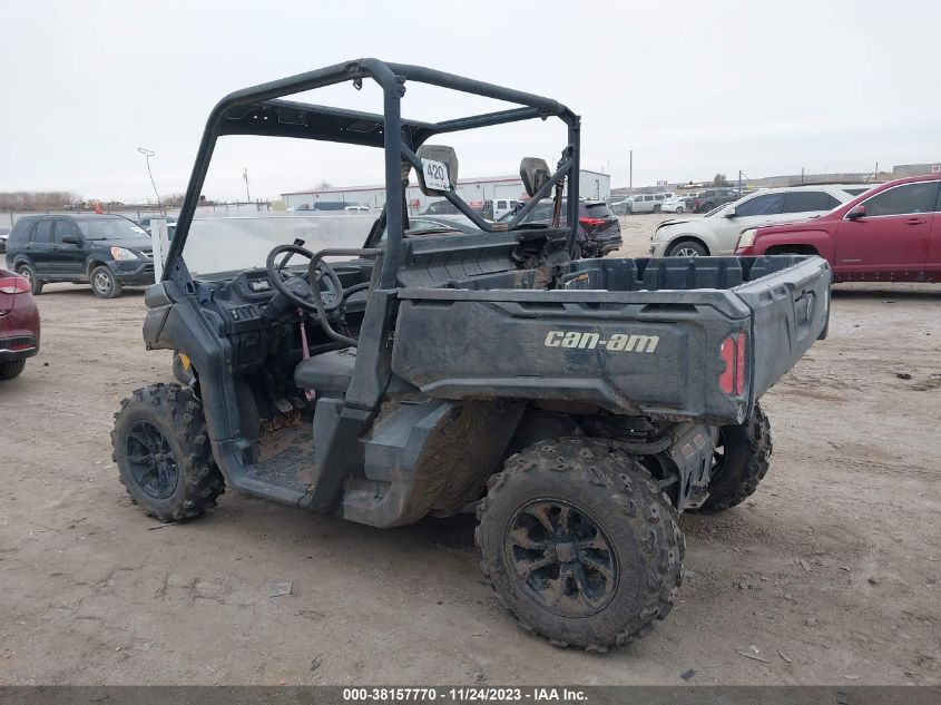 2017 Can-Am Defender Hd10/Hd10 Dps VIN: 3JBUGAP43HK000304 Lot: 40636089