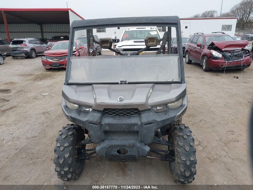 2017 Can-Am Defender Hd10/Hd10 Dps VIN: 3JBUGAP43HK000304 Lot: 40636089