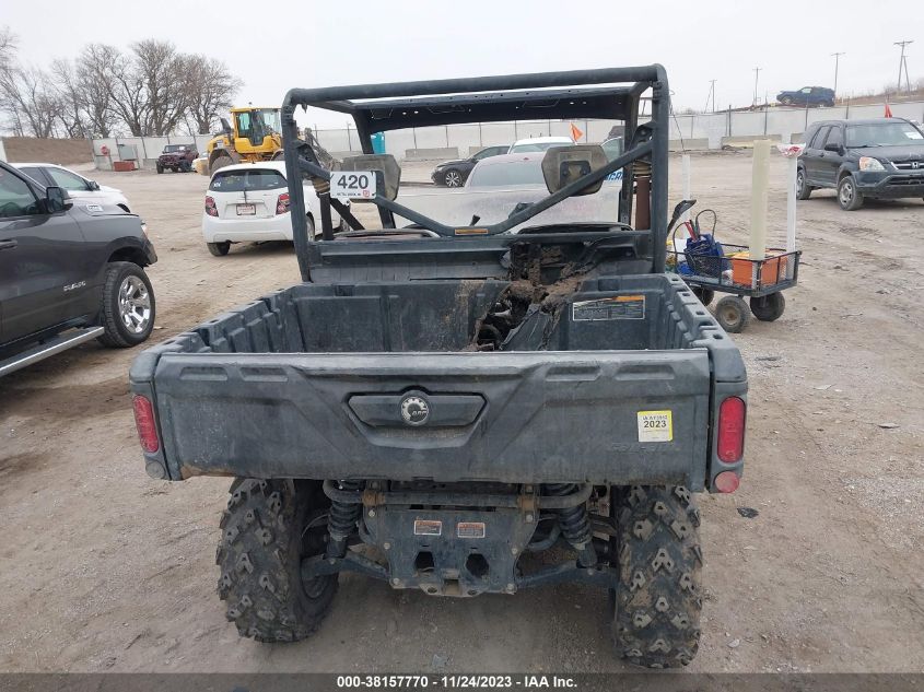 2017 Can-Am Defender Hd10/Hd10 Dps VIN: 3JBUGAP43HK000304 Lot: 40636089