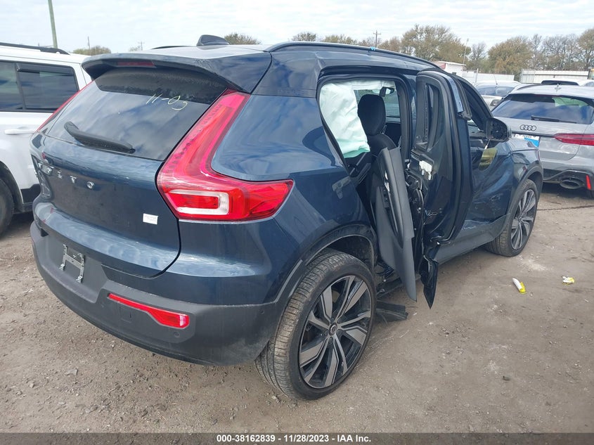 2022 VOLVO XC40 RECHARGE PURE ELECTRIC P8 TWIN ULTIMATE VIN: YV4ED3UB2N2711991