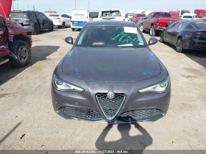 ZARFAEBN9J7562927 2018 Alfa Romeo Giulia Rwd