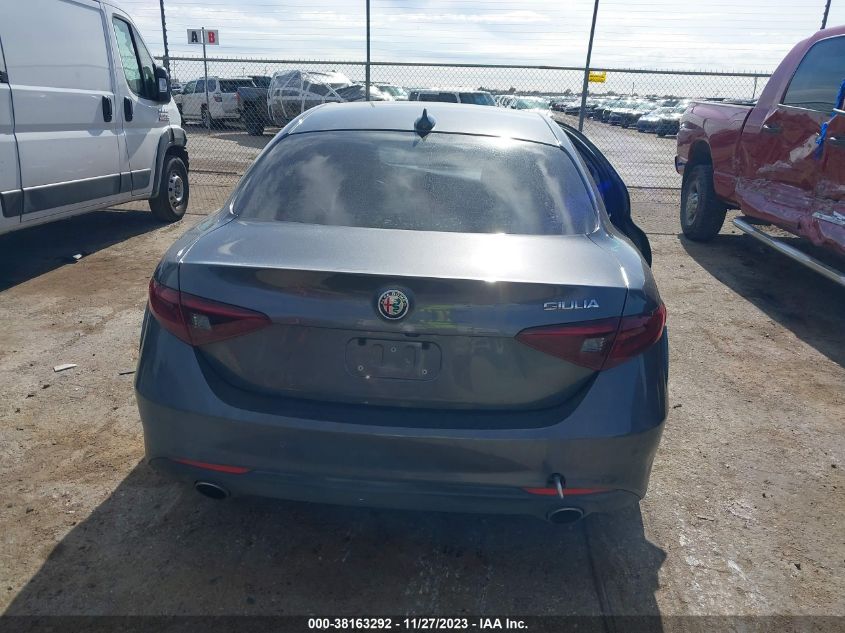 ZARFAEBN9J7562927 2018 Alfa Romeo Giulia Rwd