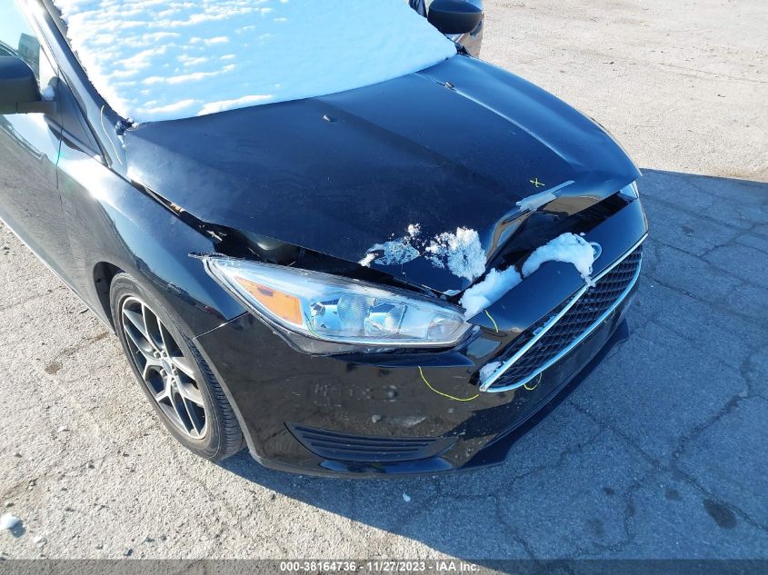 1FADP3E2XJL277933 2018 Ford Focus S