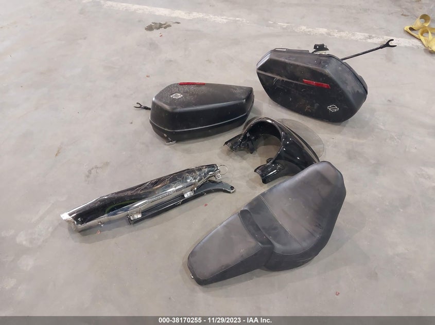 2018 HARLEY-DAVIDSON FLSB SPORT GLIDE 1HD1YMJ26JC035063