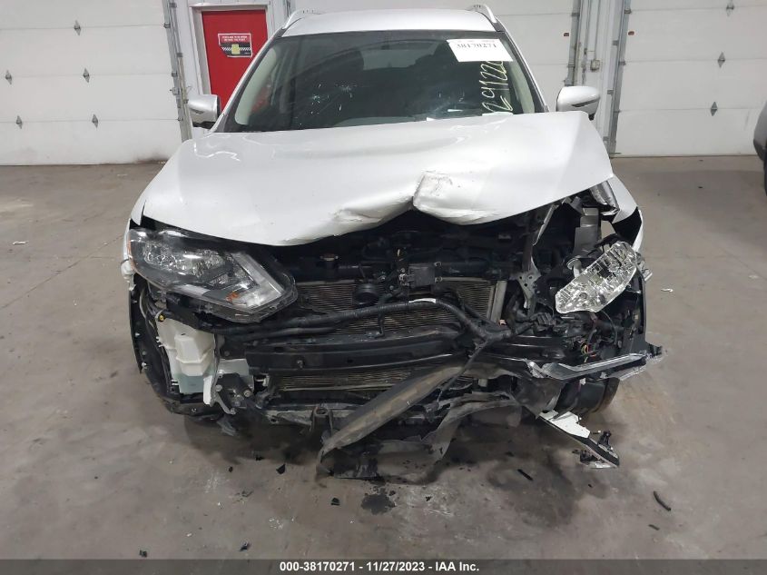 KNMAT2MVXJP572490 2018 Nissan Rogue Sv