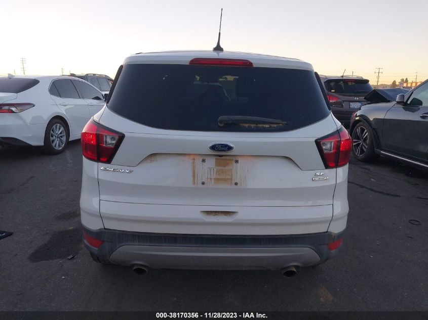 1FMCU0GD4KUA06210 2019 Ford Escape Se