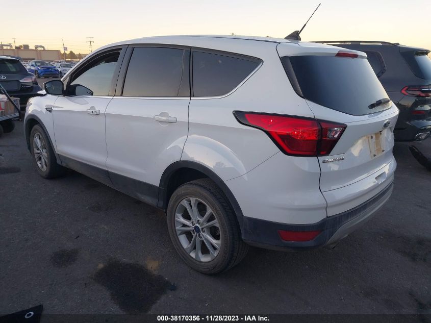 1FMCU0GD4KUA06210 2019 Ford Escape Se