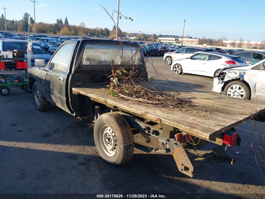 1992 Toyota Pickup 1/2 Ton Short Wheelbase VIN: JT4RN81A3N5132663 Lot: 38170628