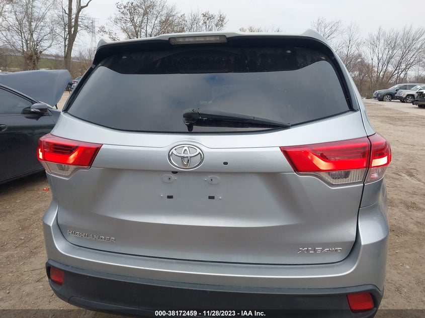 2018 TOYOTA HIGHLANDER VIN: 5TDJZRFH7JS535742