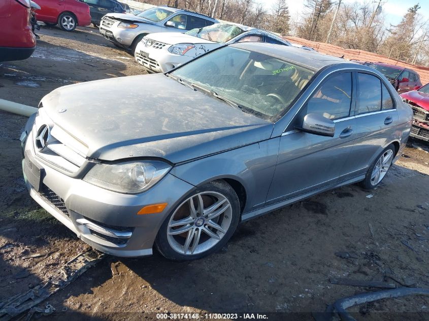 2013 Mercedes-Benz C 300 Sport 4Matic/Luxury 4Matic VIN: WDDGF8AB7DR285914 Lot: 38174148