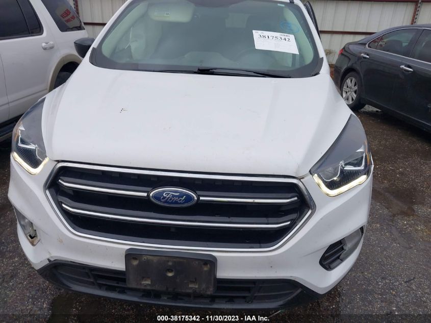 1FMCU0GD4KUC25930 2019 Ford Escape Se