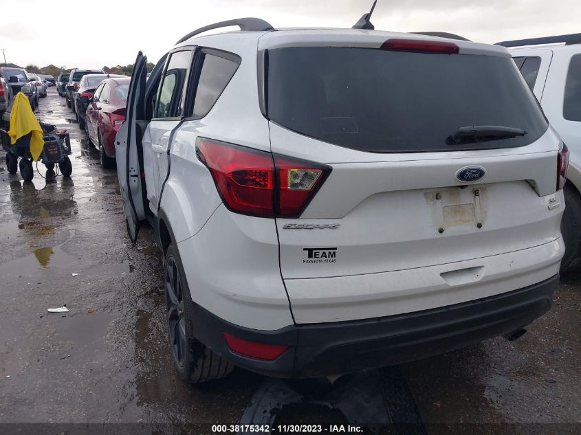 1FMCU0GD4KUC25930 2019 Ford Escape Se