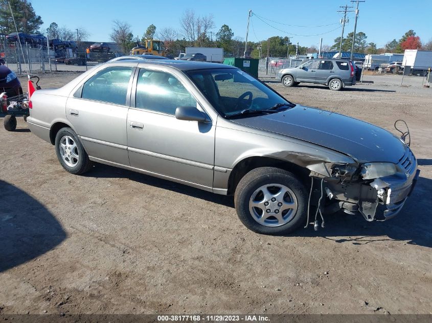 1998 Toyota Camry Le VIN: 4T1BG22K6WU261645 Lot: 38177168