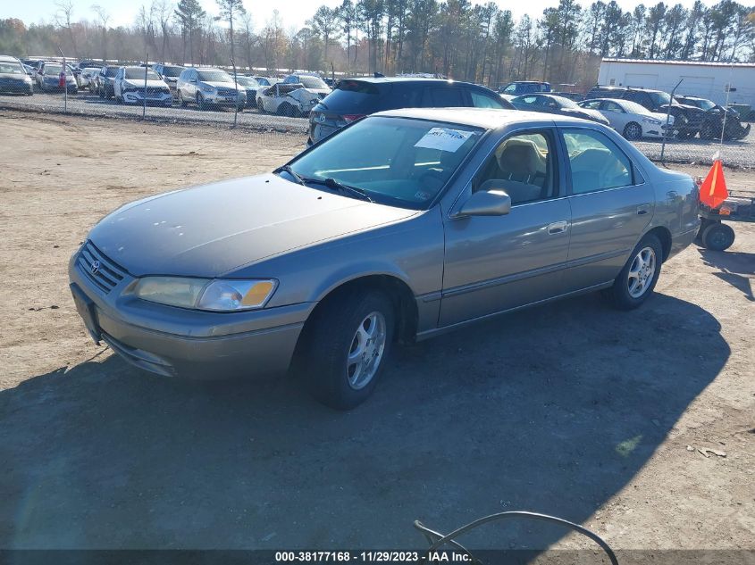 1998 Toyota Camry Le VIN: 4T1BG22K6WU261645 Lot: 38177168