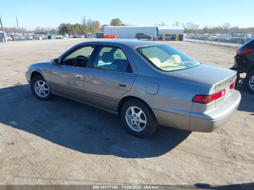 1998 Toyota Camry Le VIN: 4T1BG22K6WU261645 Lot: 38177168