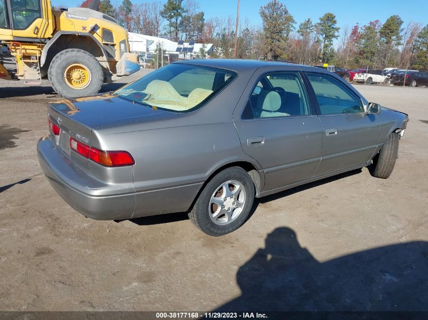 1998 Toyota Camry Le VIN: 4T1BG22K6WU261645 Lot: 38177168