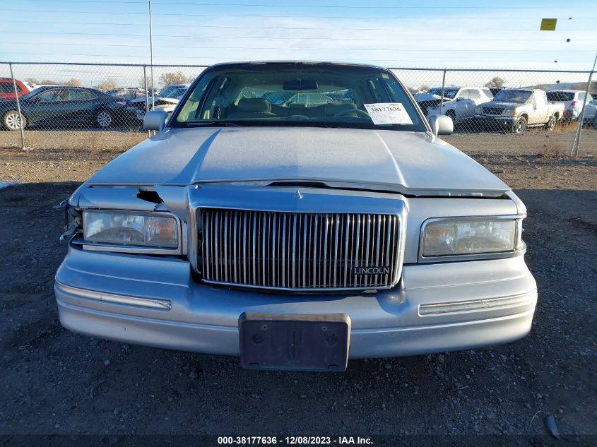 1996 Lincoln Town Car Executive VIN: 1LNLM81W4TY672910 Lot: 38177636