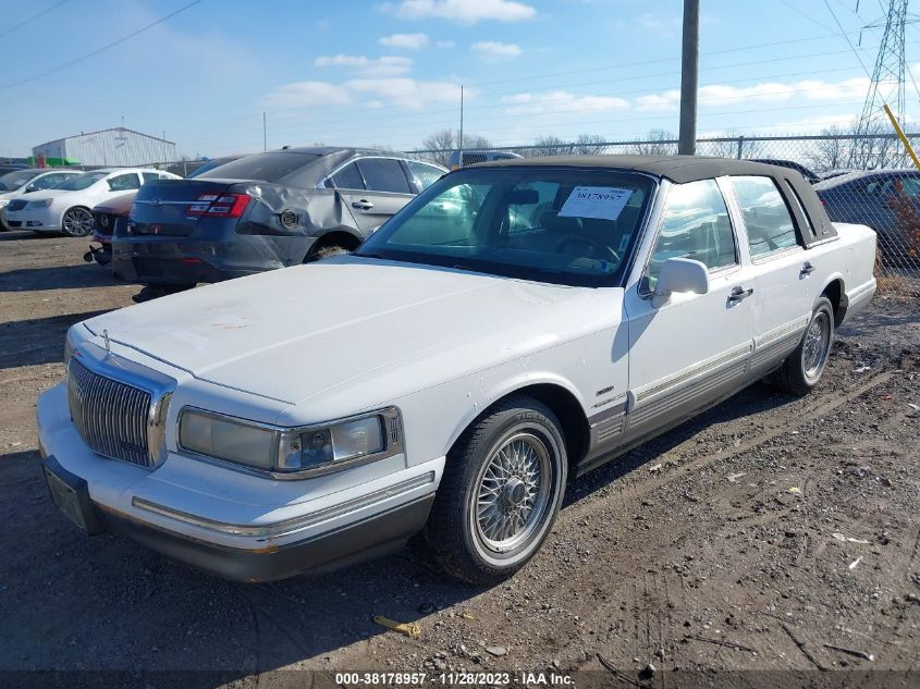 1996 Lincoln Town Car Sgn/Dmnd Anv/Cypress/Jn VIN: 1LNLM82W8TY623451 Lot: 38178957