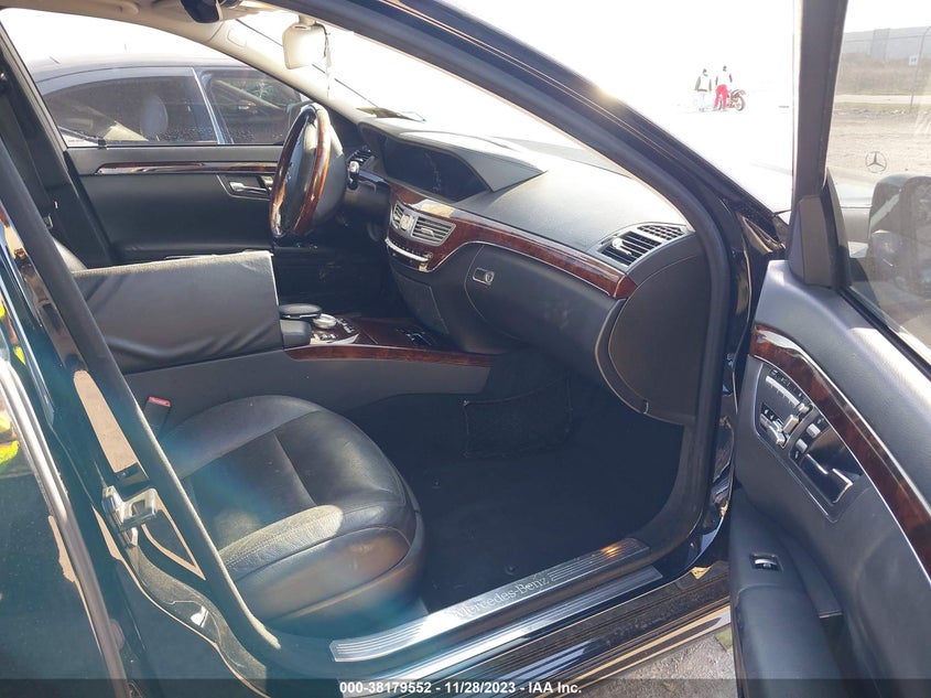 2013 MERCEDES-BENZ S 550 WDDNG7DB4DA509780