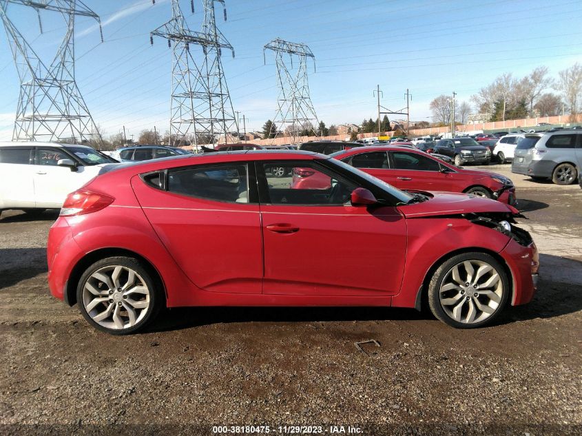 2013 Hyundai Veloster Base W/Gray VIN: KMHTC6AD4DU120158 Lot: 38180475