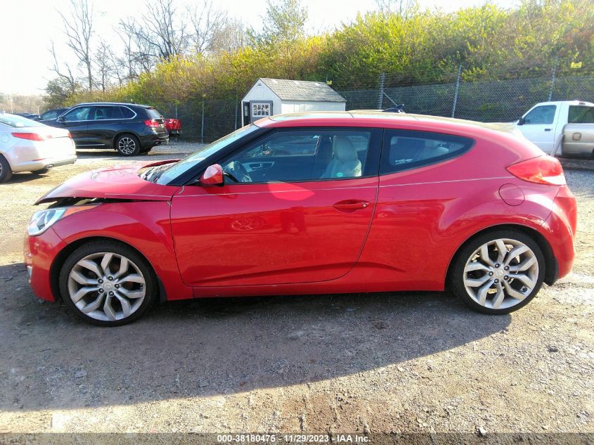 2013 Hyundai Veloster Base W/Gray VIN: KMHTC6AD4DU120158 Lot: 38180475