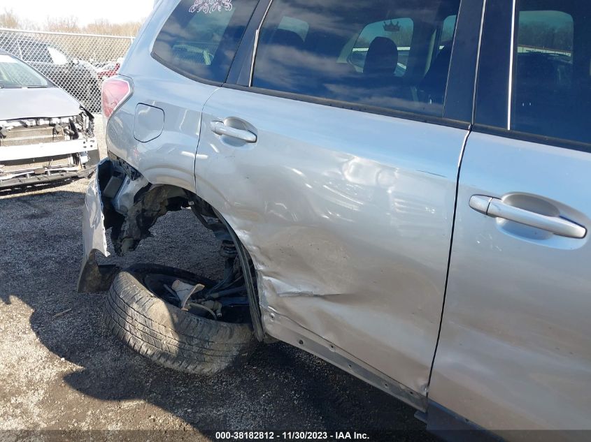 2018 Subaru Forester 2.5I Premium VIN: JF2SJAEC7JH456774 Lot: 38182812