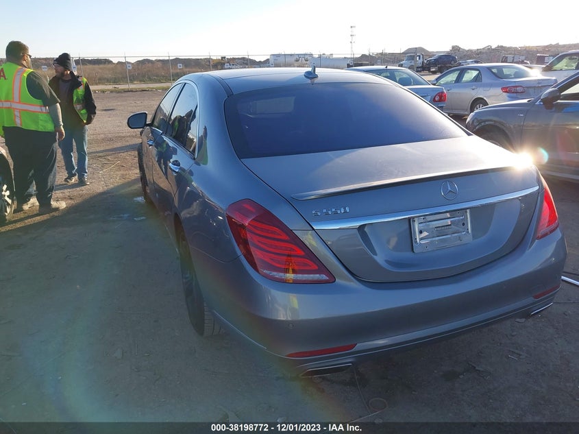 2015 MERCEDES-BENZ S 550 WDDUG8CB4FA131756