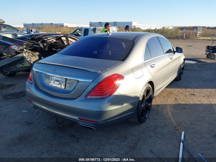 2015 MERCEDES-BENZ S 550 WDDUG8CB4FA131756