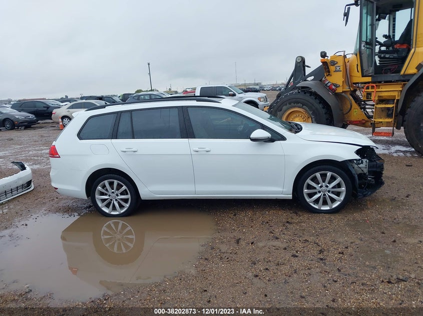 2016 VOLKSWAGEN GOLF SPORTWAGEN TSI SE 4-DOOR - 3VWC17AU4GM516872