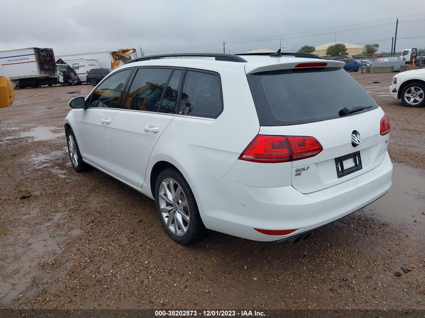 2016 VOLKSWAGEN GOLF SPORTWAGEN TSI SE 4-DOOR - 3VWC17AU4GM516872