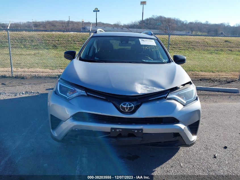 JTMZFREV7JJ178451 2018 Toyota Rav4 Le