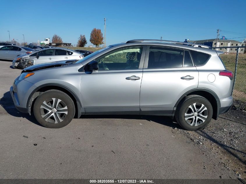 JTMZFREV7JJ178451 2018 Toyota Rav4 Le