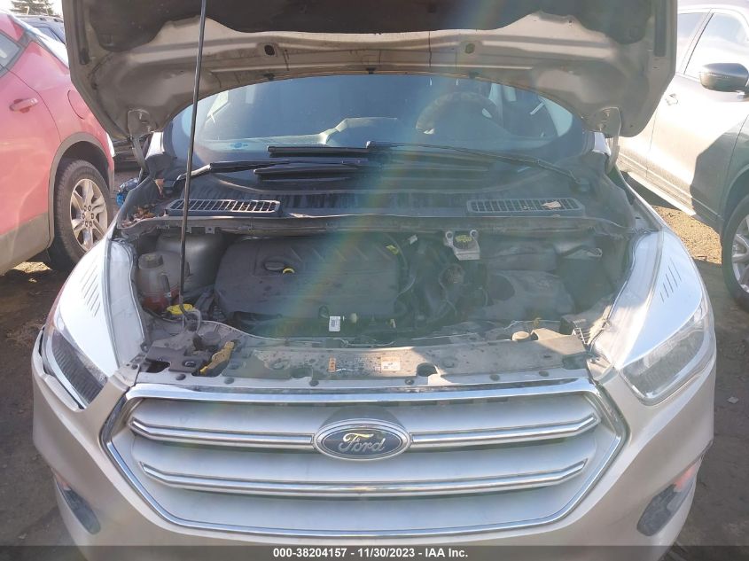 1FMCU0GD2JUB09513 2018 Ford Escape Se