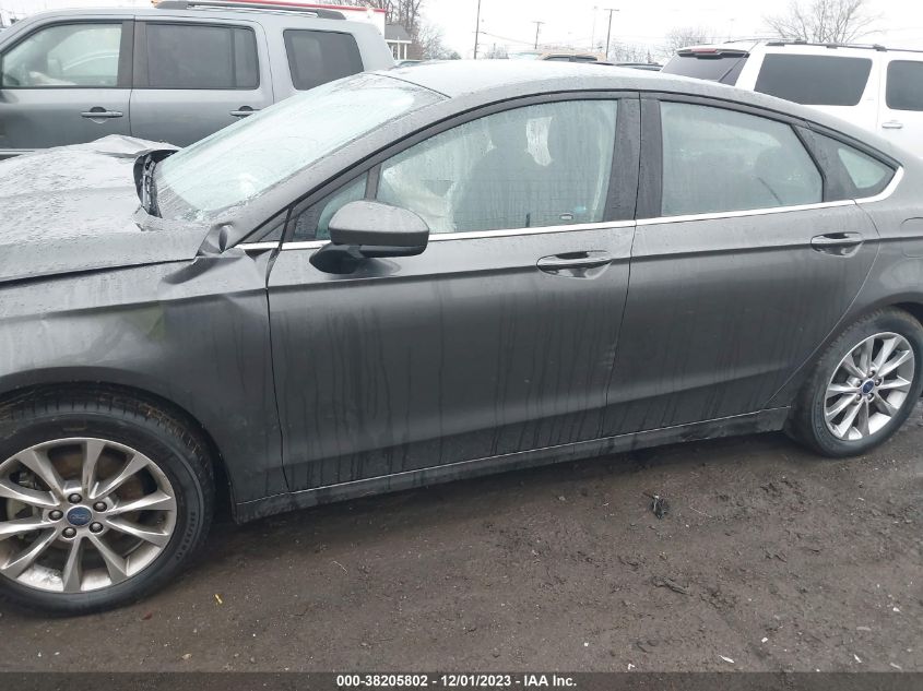 3FA6P0HDXHR129006 2017 Ford Fusion Se