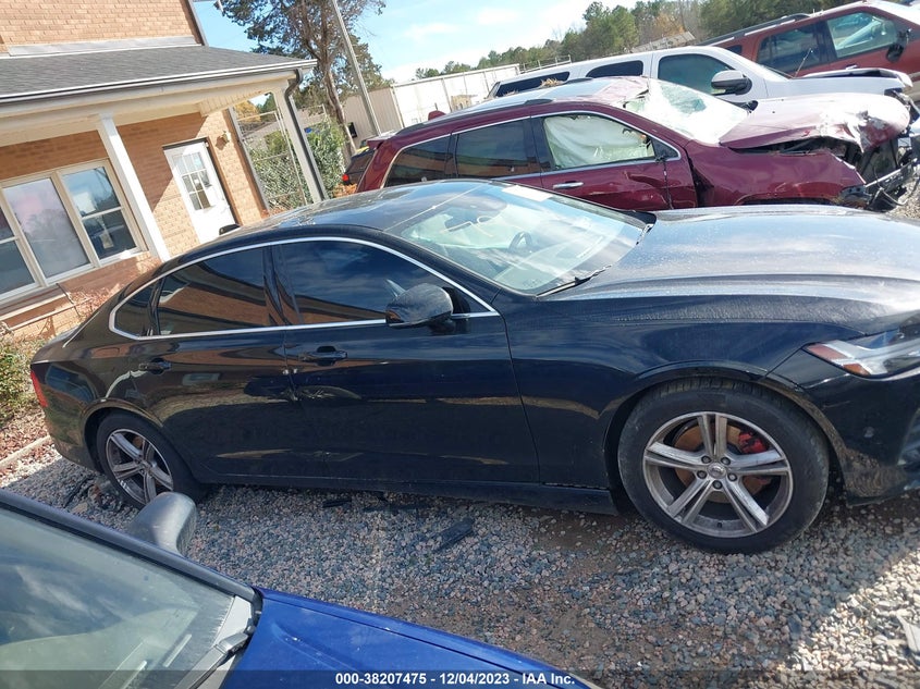 2018 VOLVO S90 T5 MOMENTUM LVY982AK6JP037924