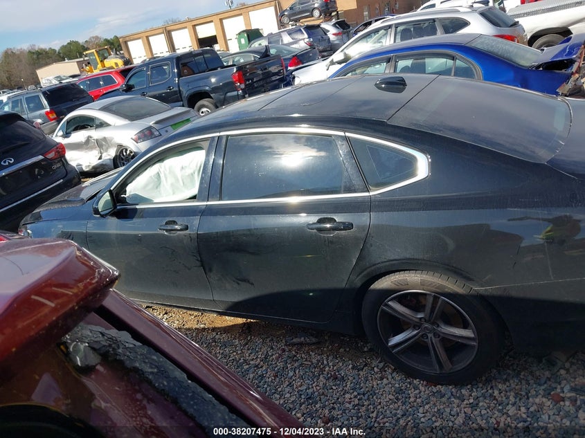 2018 VOLVO S90 T5 MOMENTUM LVY982AK6JP037924