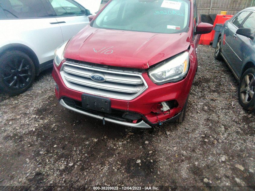 1FMCU9GD1JUB08020 2018 Ford Escape Se