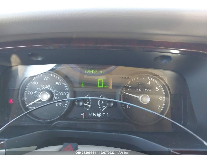 2006 Lincoln Town Car VIN: 1LNHM82W76Y646133 Lot: 38209861