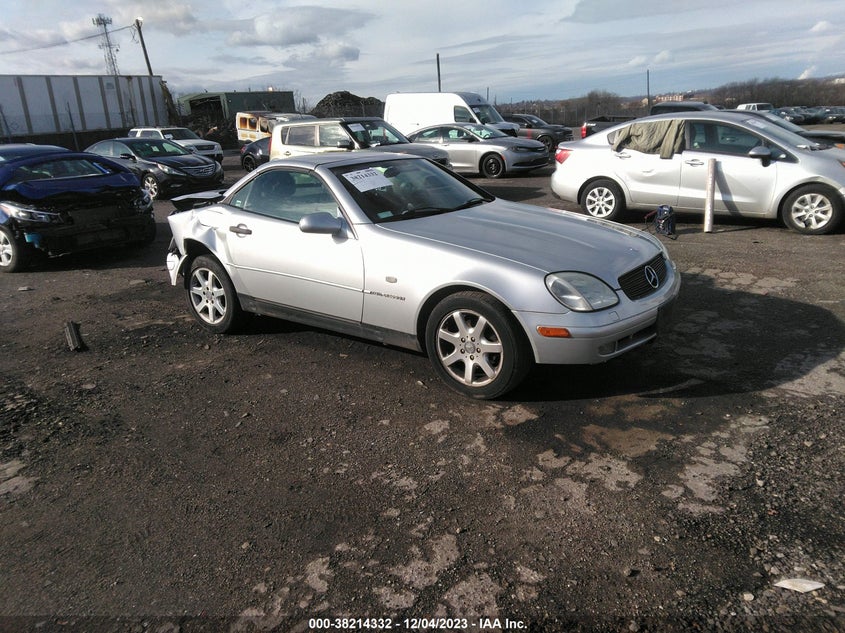 1998 Mercedes-Benz Slk 230 VIN: WDBKK47F9WF049092 Lot: 38214332