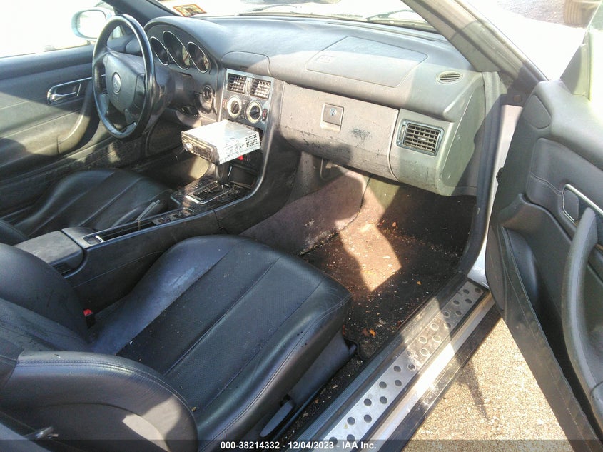 1998 Mercedes-Benz Slk 230 VIN: WDBKK47F9WF049092 Lot: 38214332