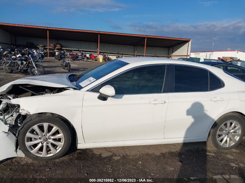 JTNB11HK5J3008799 2018 Toyota Camry Le