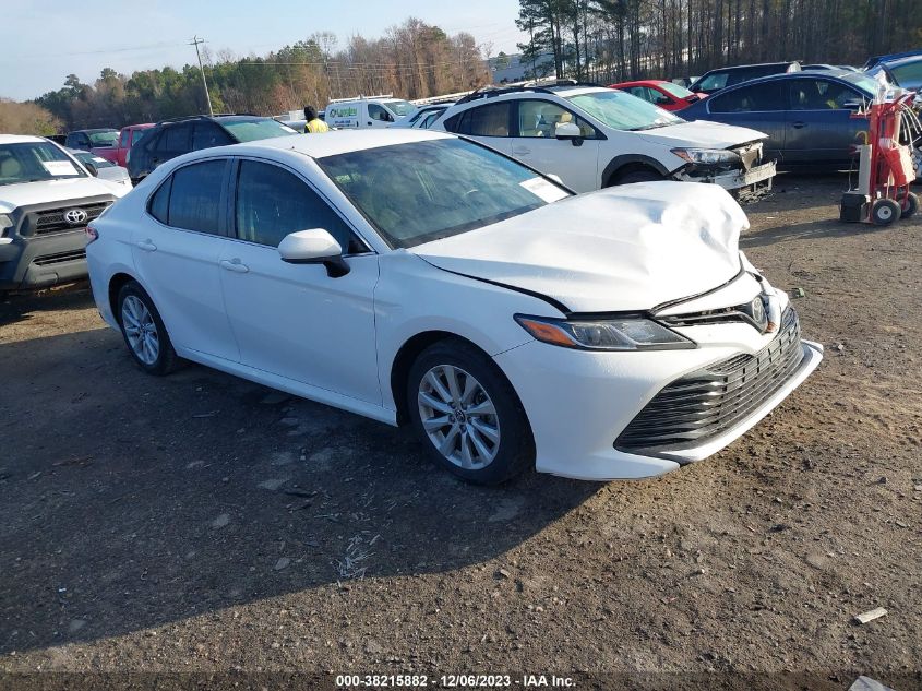 JTNB11HK5J3008799 2018 Toyota Camry Le