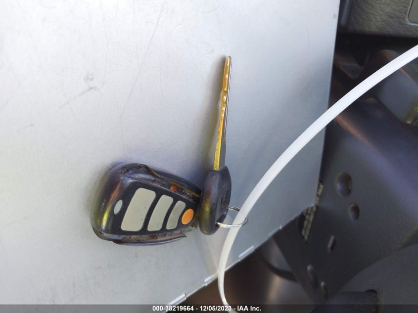 2000 Honda Cr-V Lx VIN: JHLRD2845YS000884 Lot: 38219664