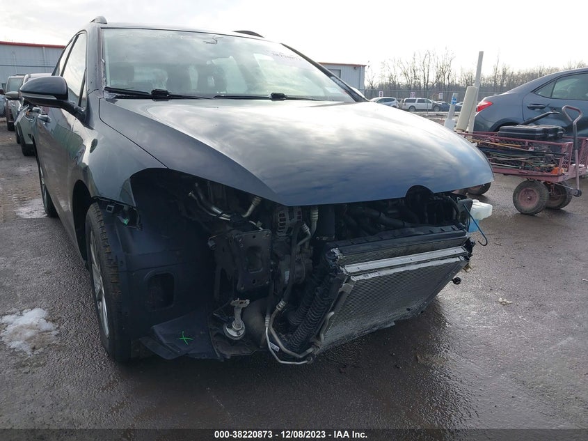 2016 VOLKSWAGEN GOLF SPORTWAGEN TSI S 4-DOOR - 3VWA17AU5GM516452