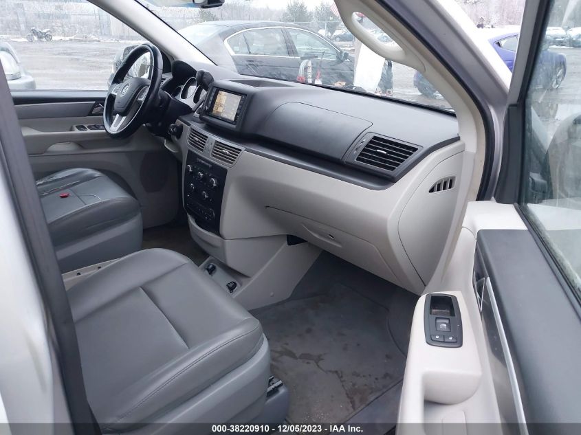 2011 Volkswagen Routan Se VIN: 2V4RW3DG4BR738901 Lot: 38220910