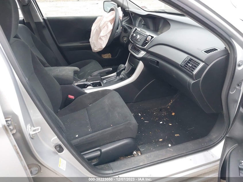 2013 HONDA ACCORD VIN: 1HGCR2F38DA056429
