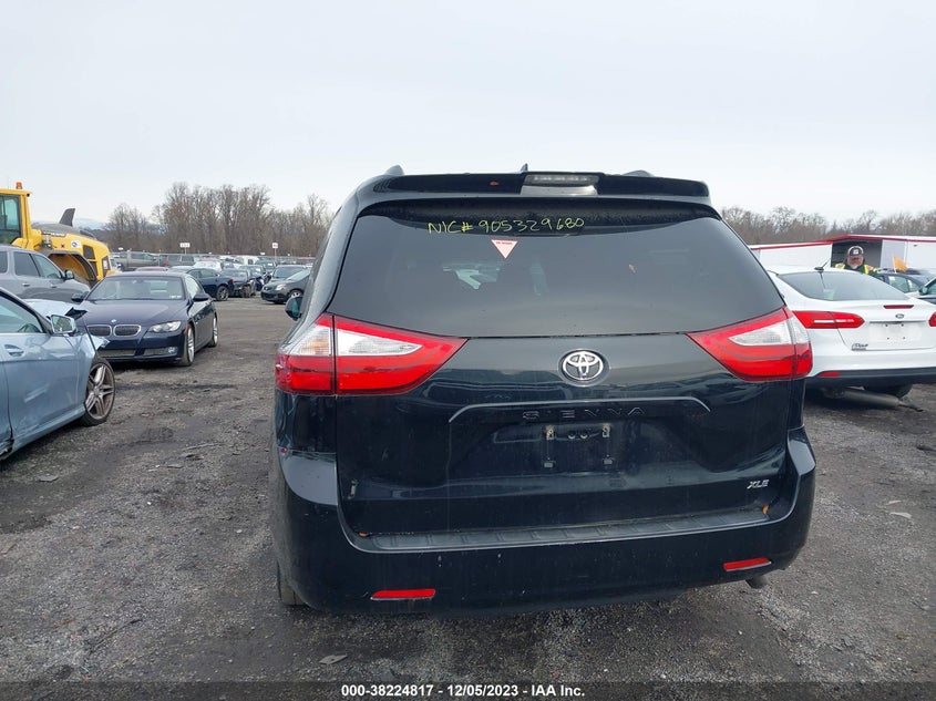 2018 Toyota Sienna Xle VIN: 5TDYZ3DC0JS924709 Lot: 38224817