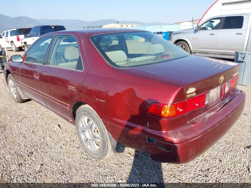 2001 Toyota Camry Le VIN: JT2BG22K210603931 Lot: 38225368